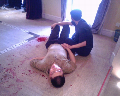 深圳万科雇佣黑帮售楼处内暴打维权业主血案！