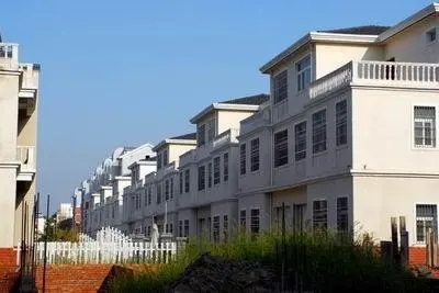 河南贫困县良田被强征建官员“豪华别墅群” 